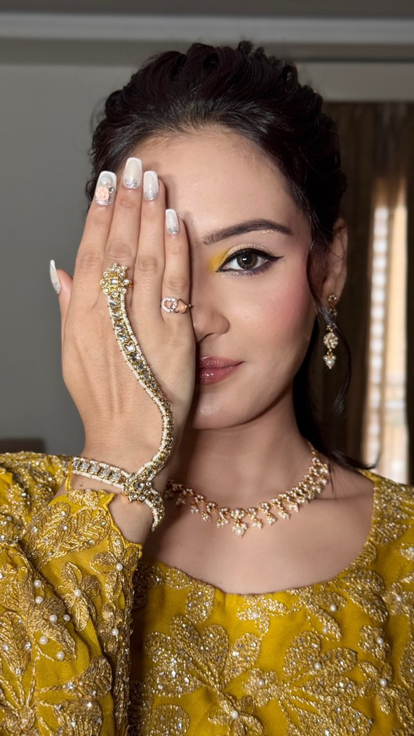 Campaign-ready bridal portrait styled with House of Kanya jewellery